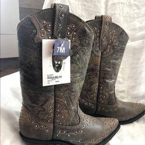 Woman’s Brand New Cowboy Boots!